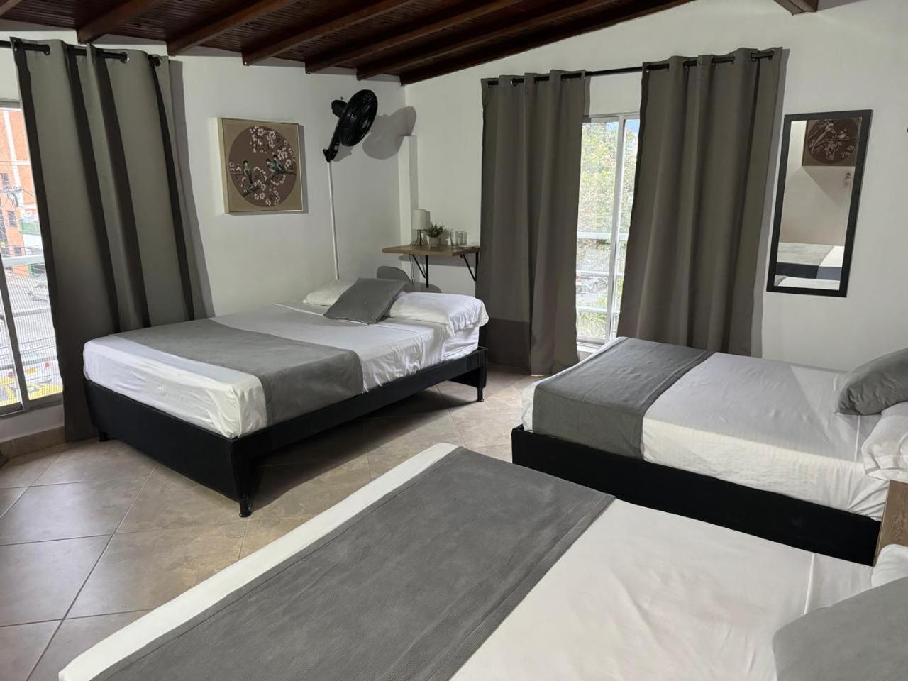 Gemas San Joaquin 1 Hotel Medellín Eksteriør billede