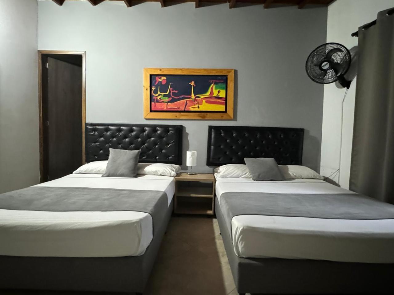 Gemas San Joaquin 1 Hotel Medellín Eksteriør billede