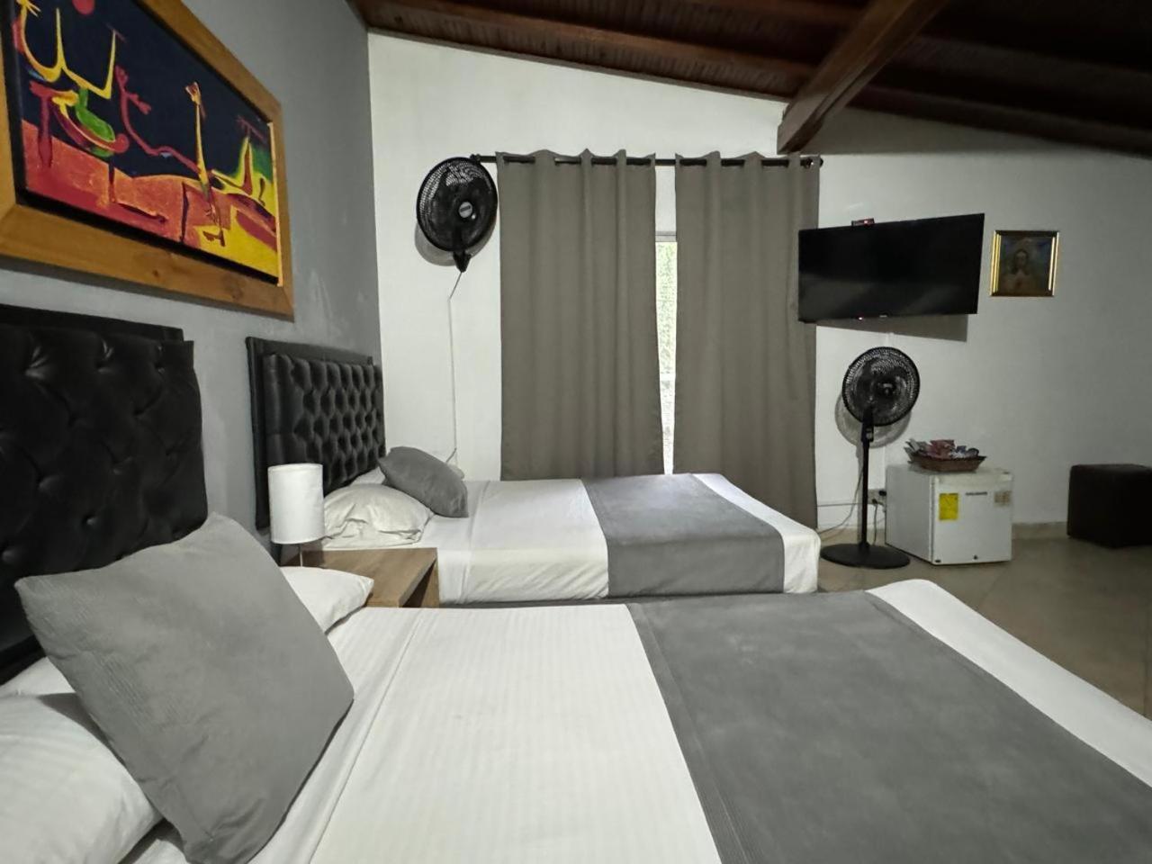 Gemas San Joaquin 1 Hotel Medellín Eksteriør billede