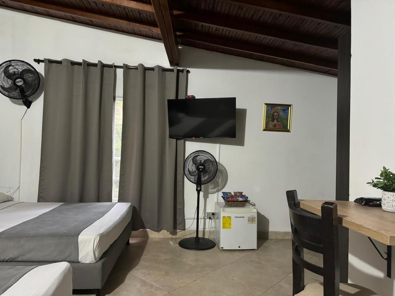Gemas San Joaquin 1 Hotel Medellín Eksteriør billede
