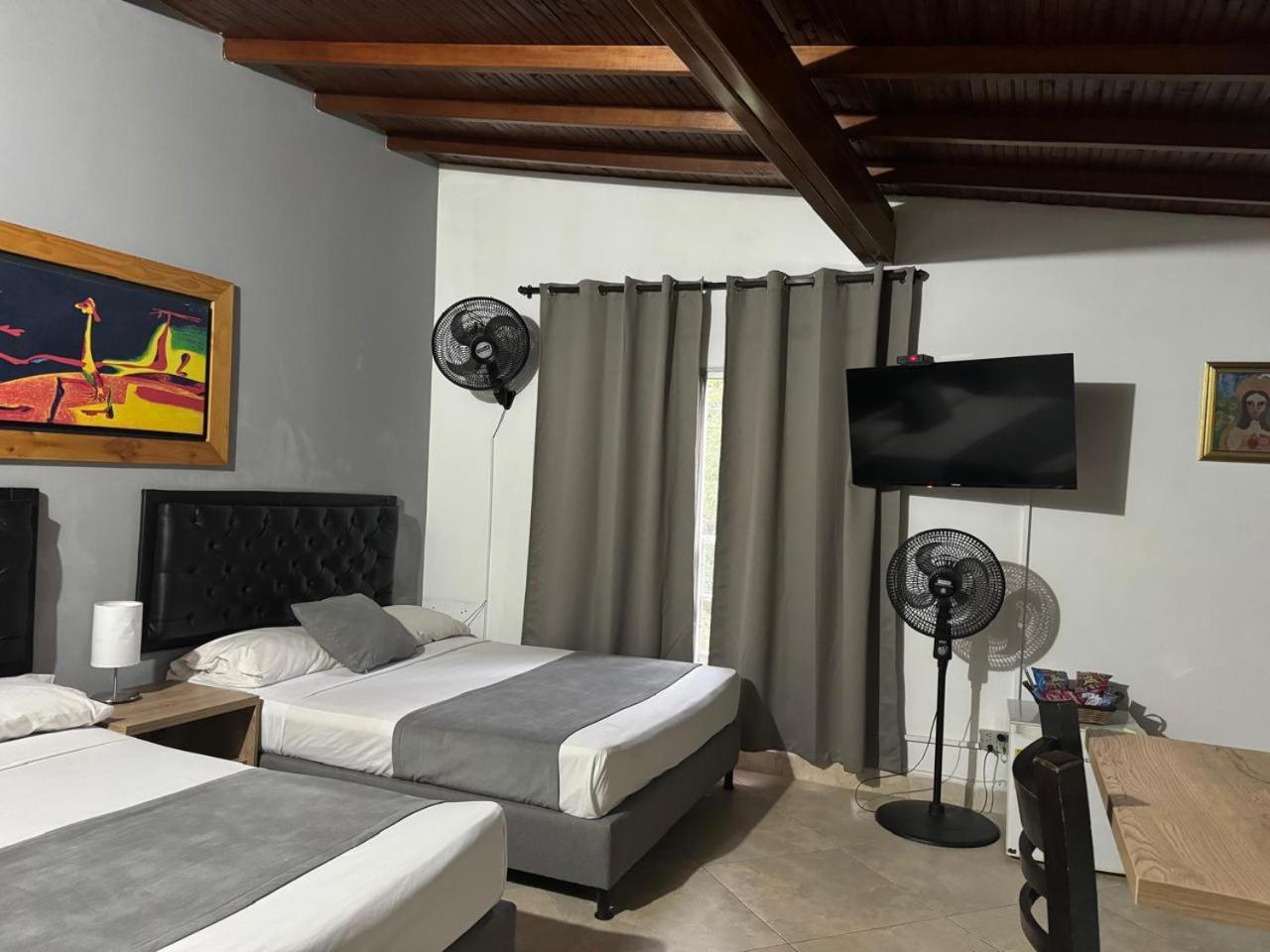 Gemas San Joaquin 1 Hotel Medellín Eksteriør billede