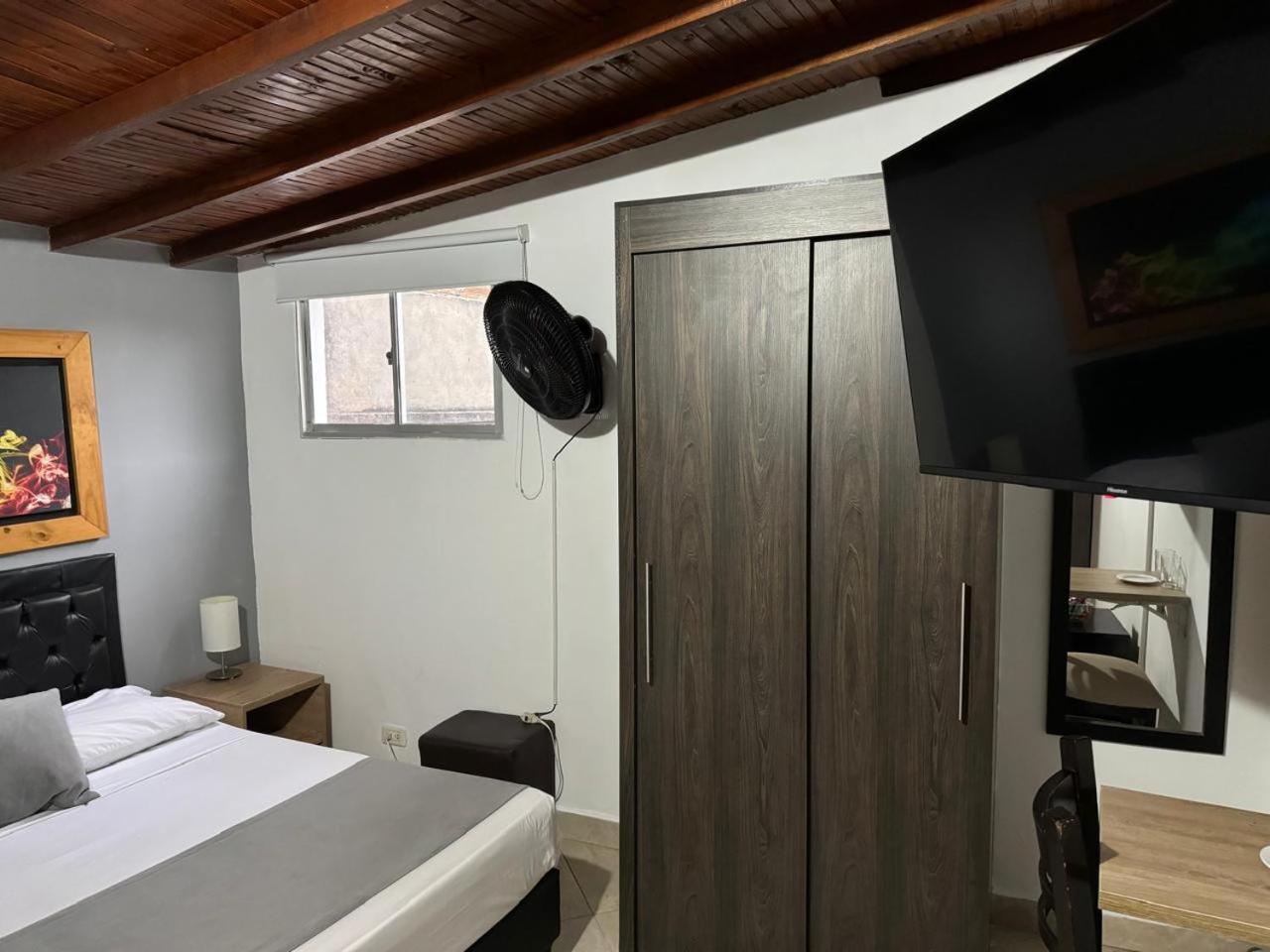 Gemas San Joaquin 1 Hotel Medellín Eksteriør billede