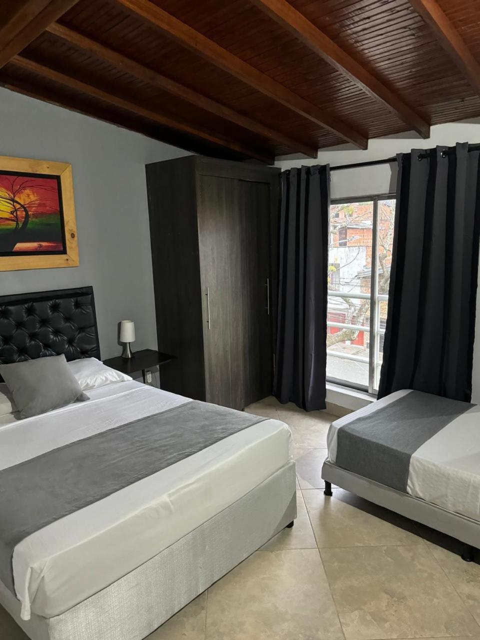 Gemas San Joaquin 1 Hotel Medellín Eksteriør billede