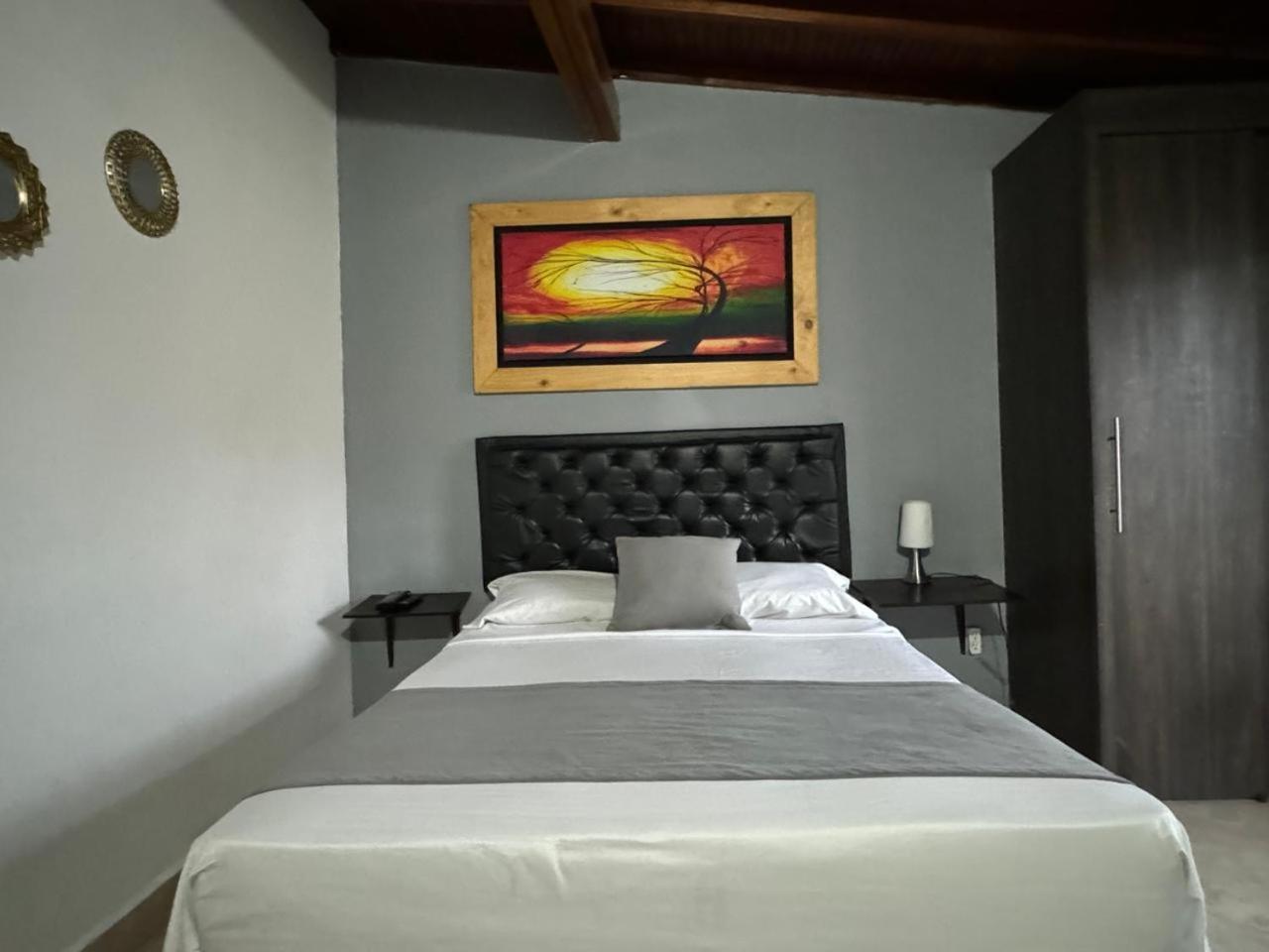 Gemas San Joaquin 1 Hotel Medellín Eksteriør billede