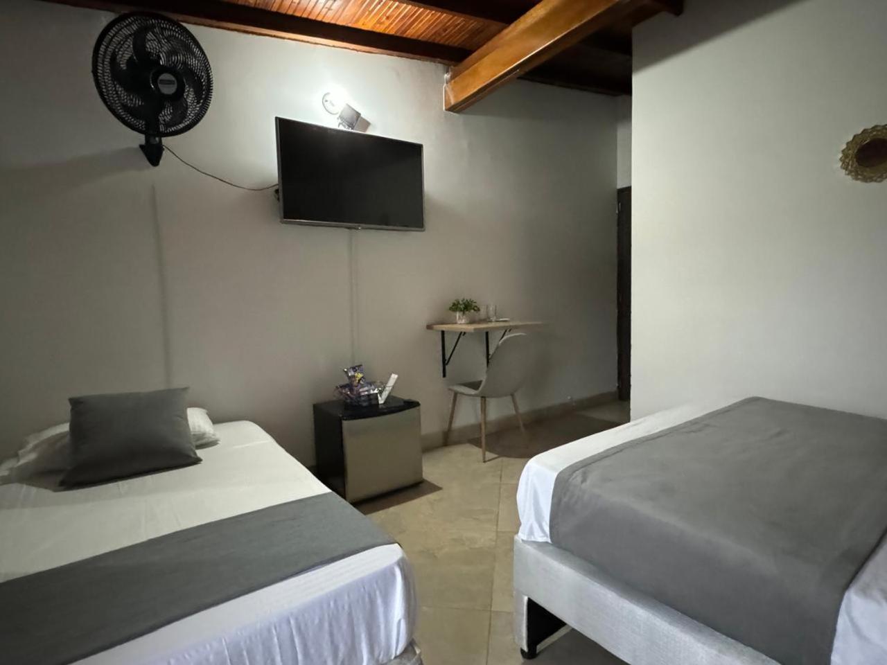 Gemas San Joaquin 1 Hotel Medellín Eksteriør billede
