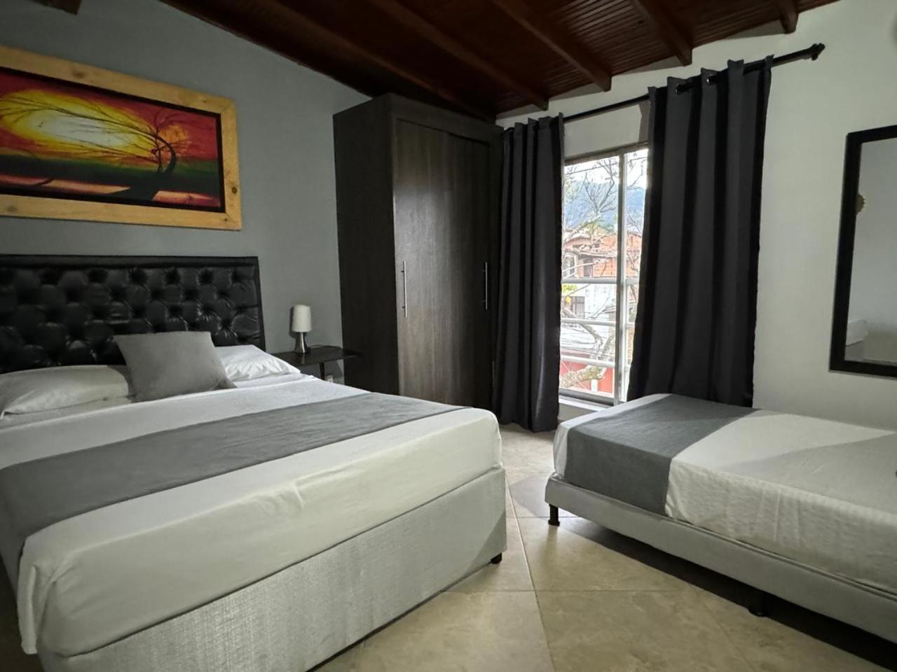 Gemas San Joaquin 1 Hotel Medellín Eksteriør billede