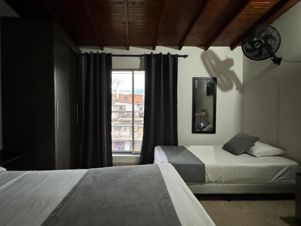 Gemas San Joaquin 1 Hotel Medellín Eksteriør billede