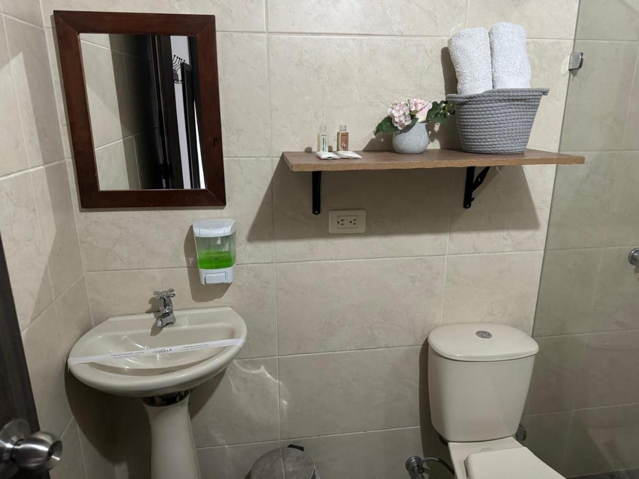 Gemas San Joaquin 1 Hotel Medellín Eksteriør billede