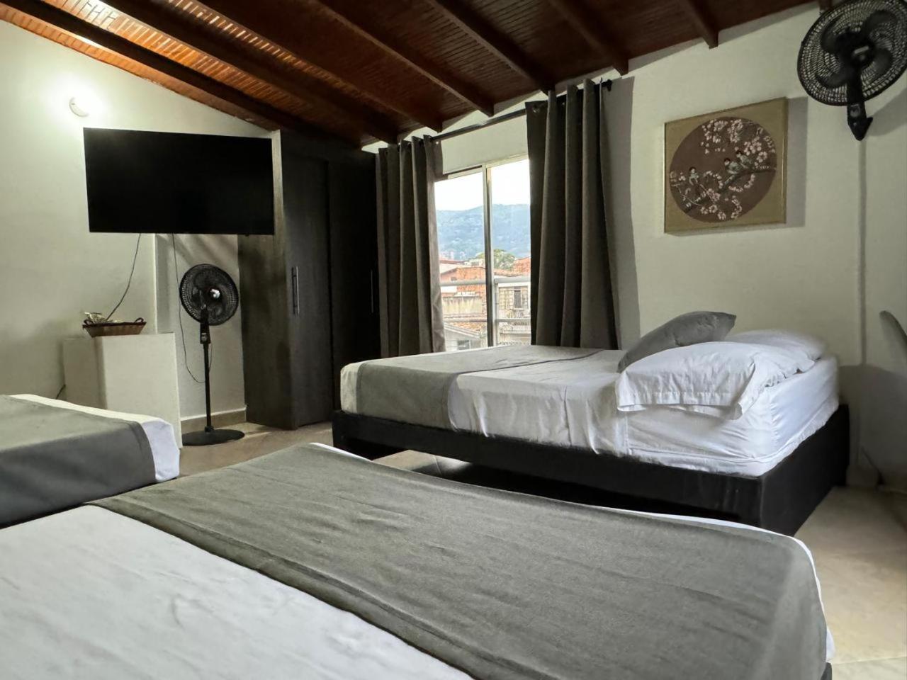 Gemas San Joaquin 1 Hotel Medellín Eksteriør billede